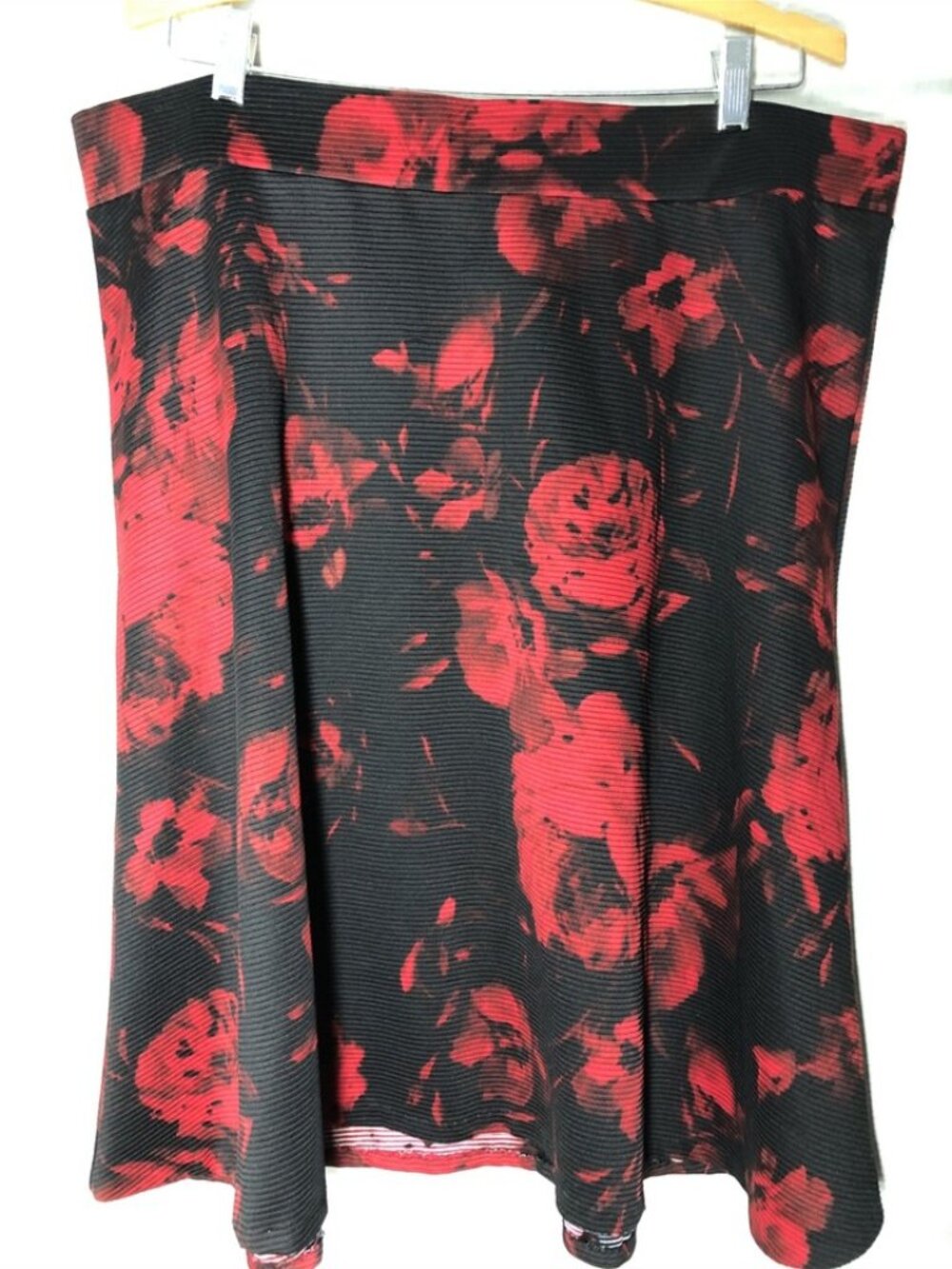 CB Established 1962  skirt size Small